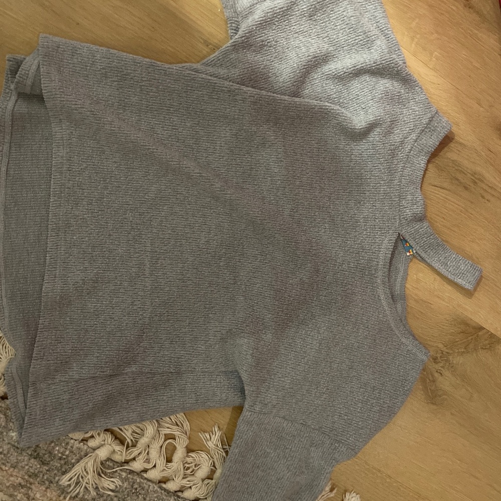 Vintage Havana “cold-shoulder” long sleeves